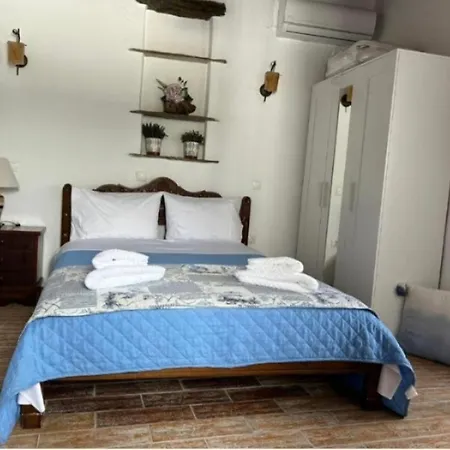 Paradise House In Village Mési